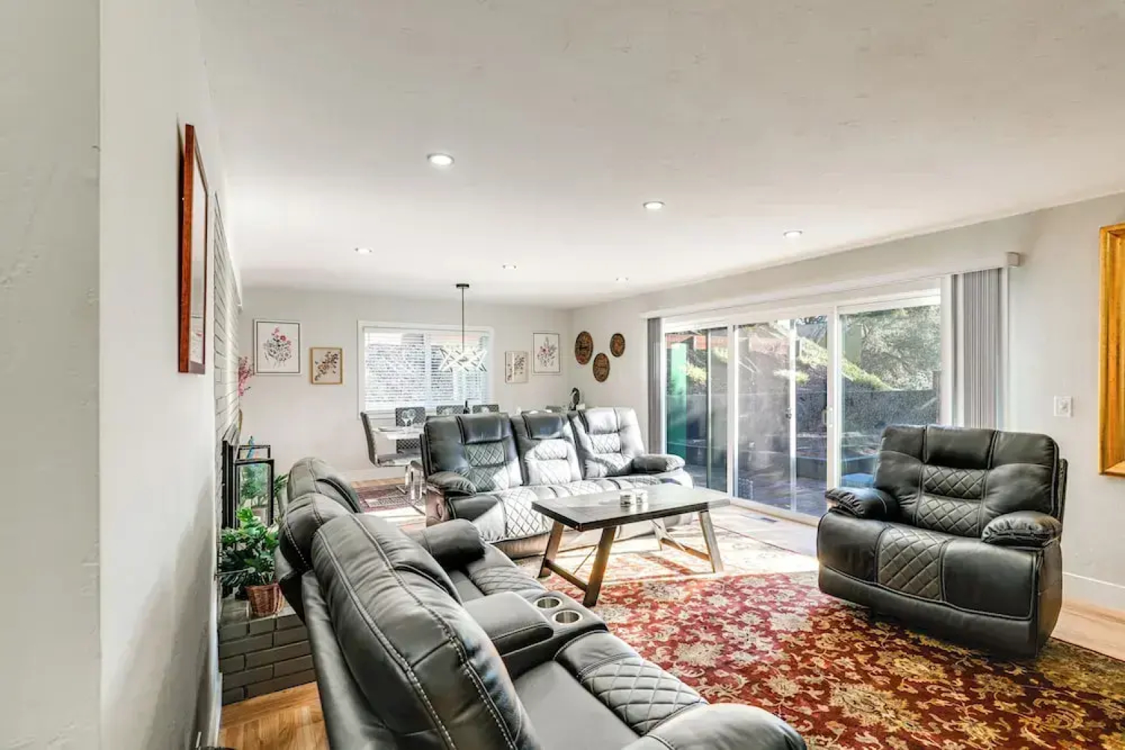 2 Mi to Beach: Home w/ Patio in Del Rey Oaks!