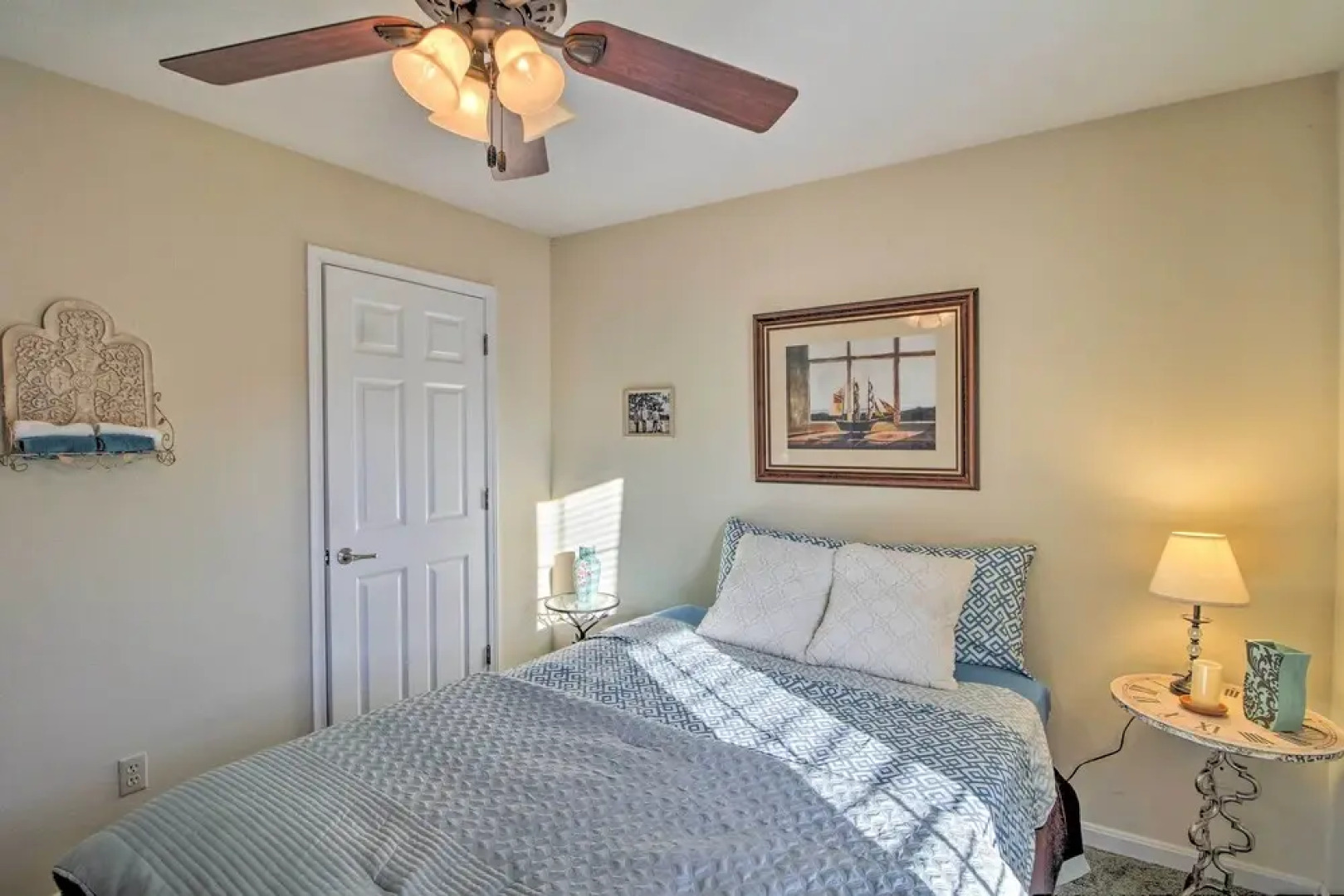 Pet-friendly Home w/ Yard: 9 Mi to Table Rock Lake