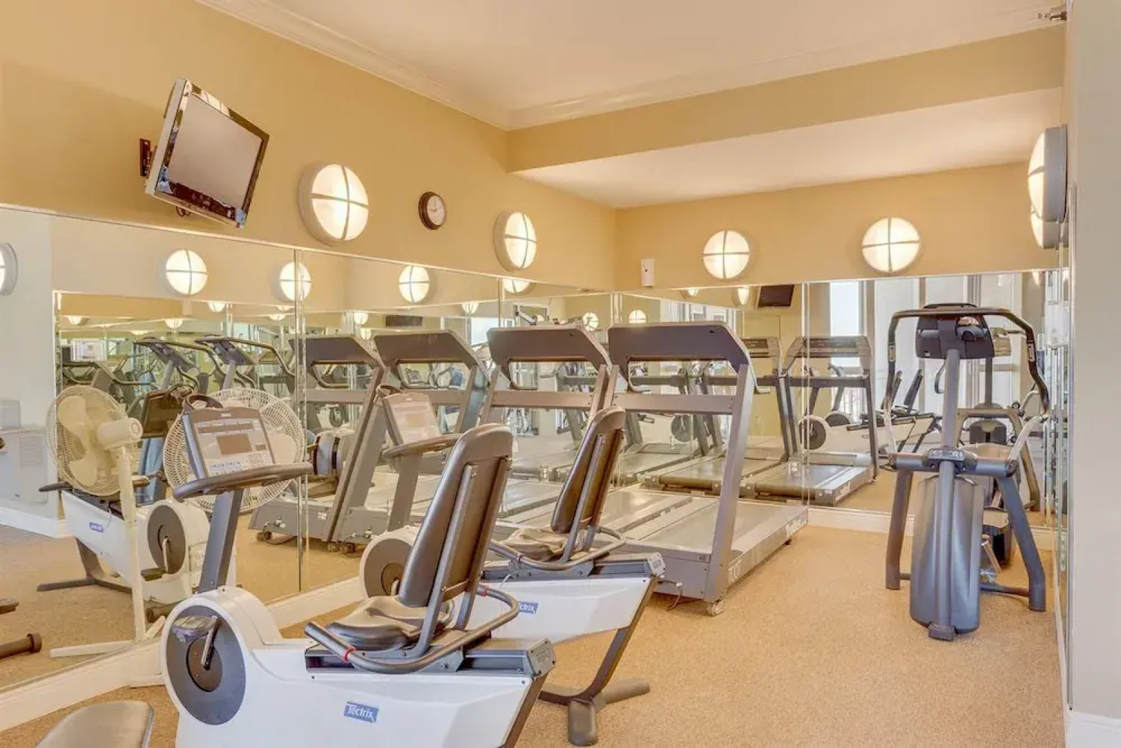 Oceania 13 by Meyer Vacation Rentals