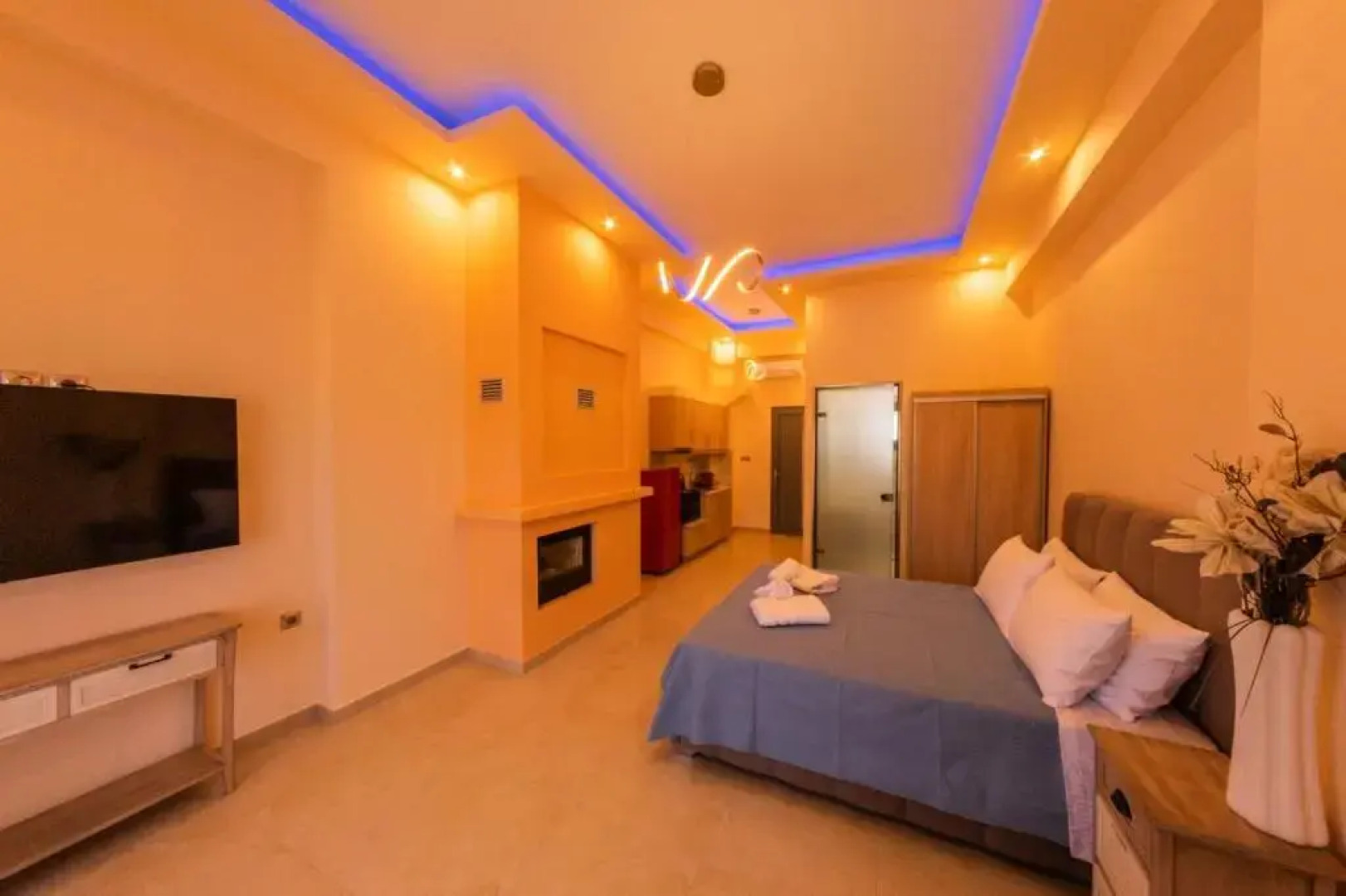 Nicolas Luxury Suites