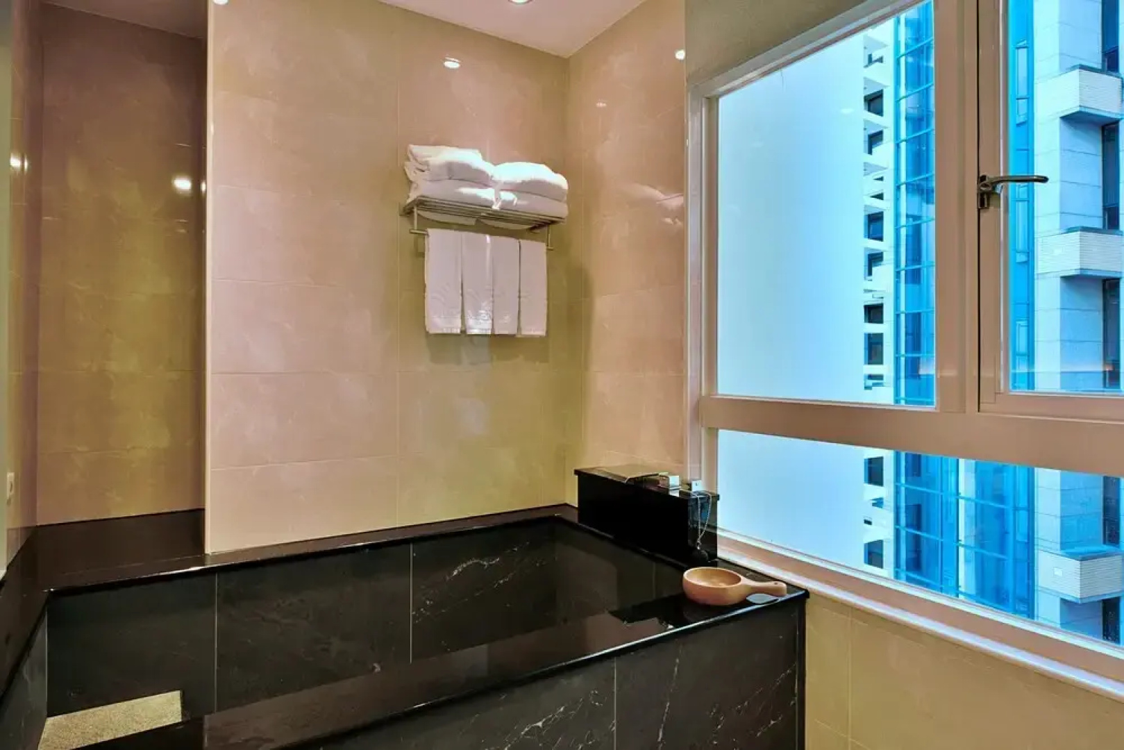 Muen Yuan Dong Hot Spring Hotel