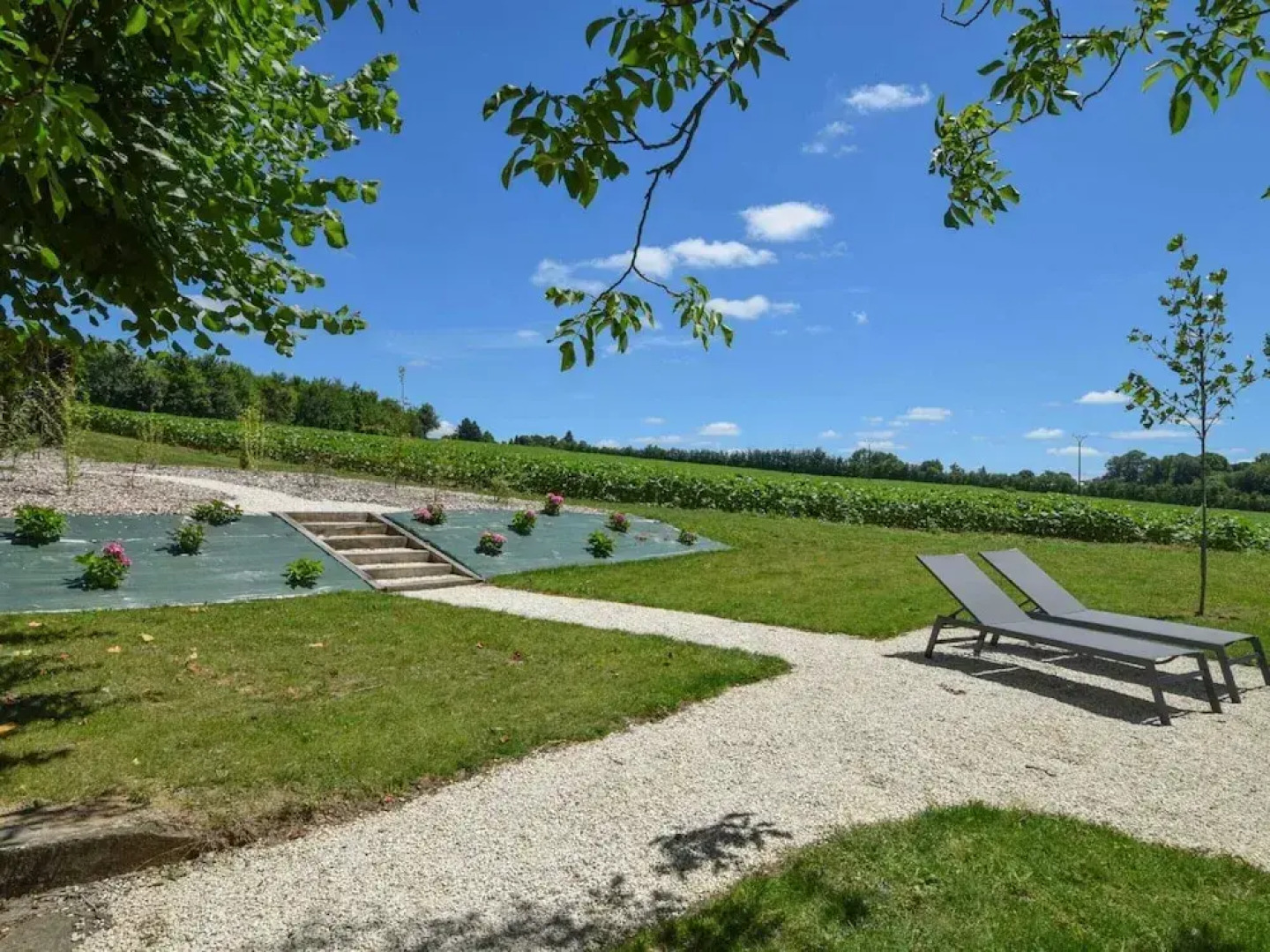Hilltop Cottage With Pool