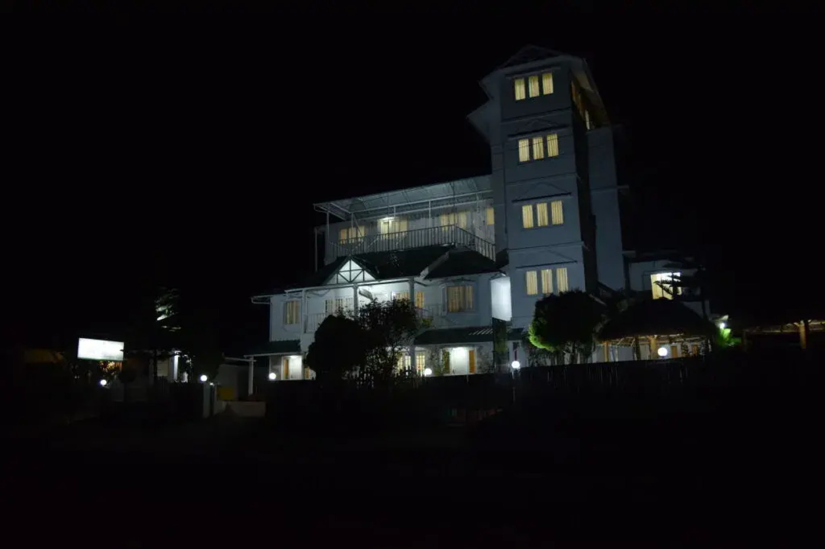 OYO 6279 Lake Zone Holiday Resort