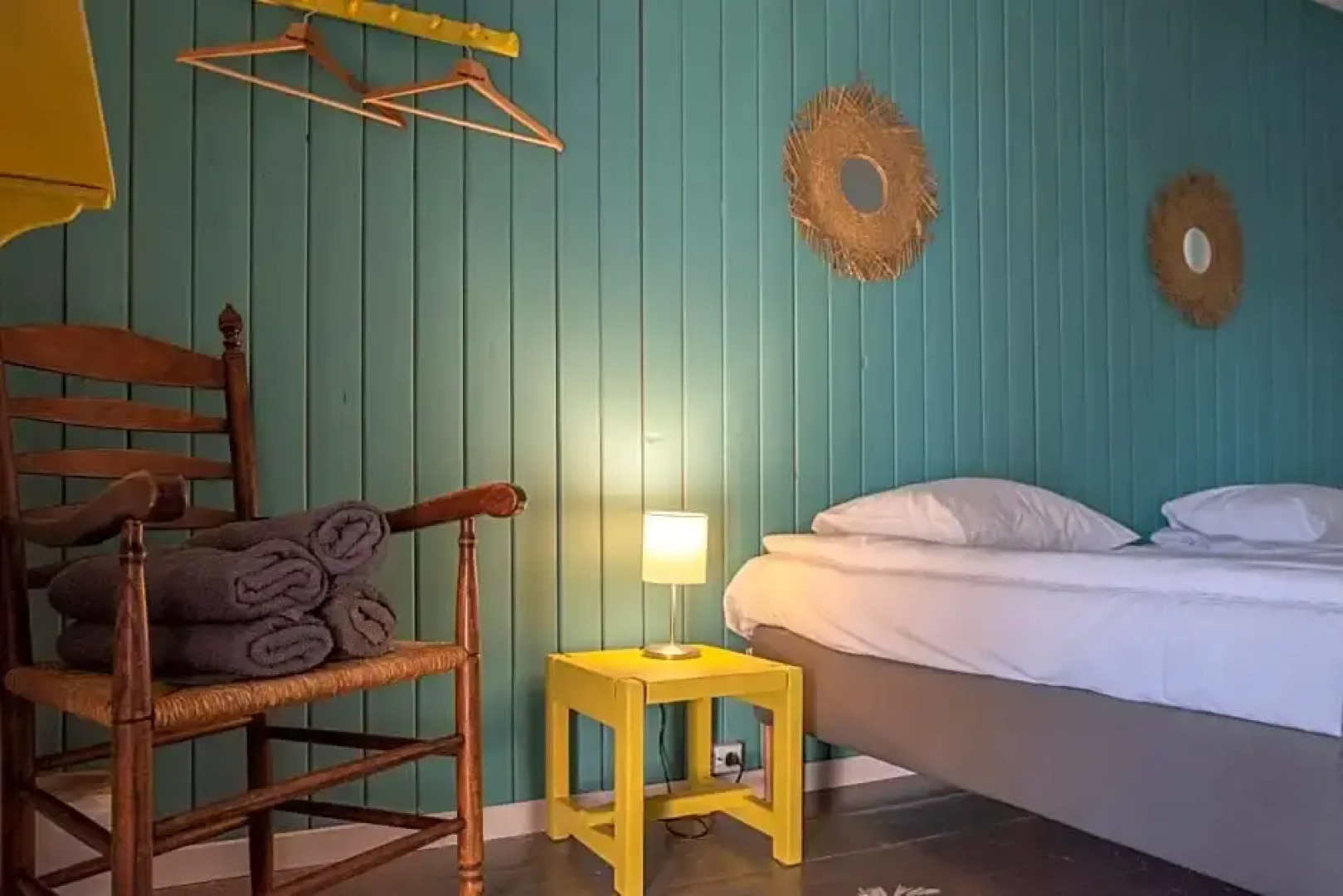 Saarj¿e puhkemaja tuba koos hommikus¿¿giga