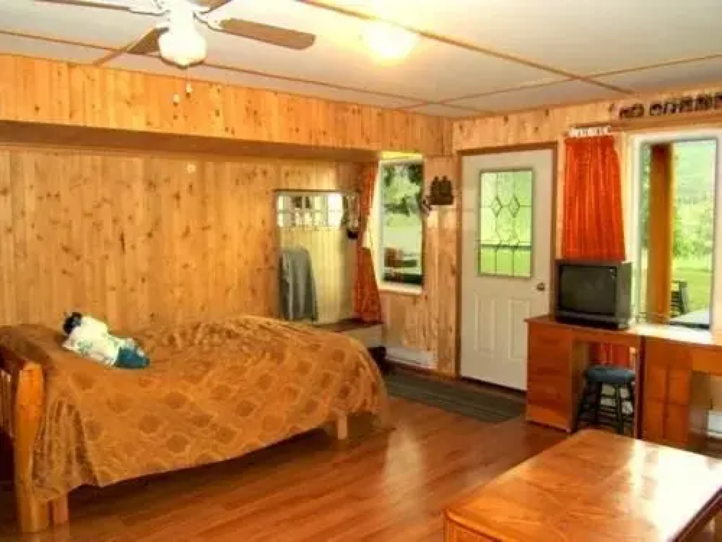 Teepee Meadows Guest Cottages