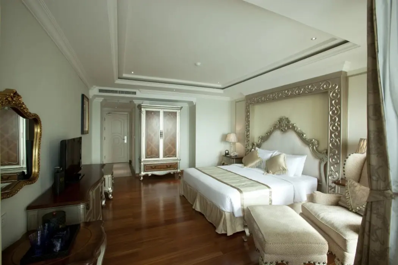 LK The Empress Pattaya