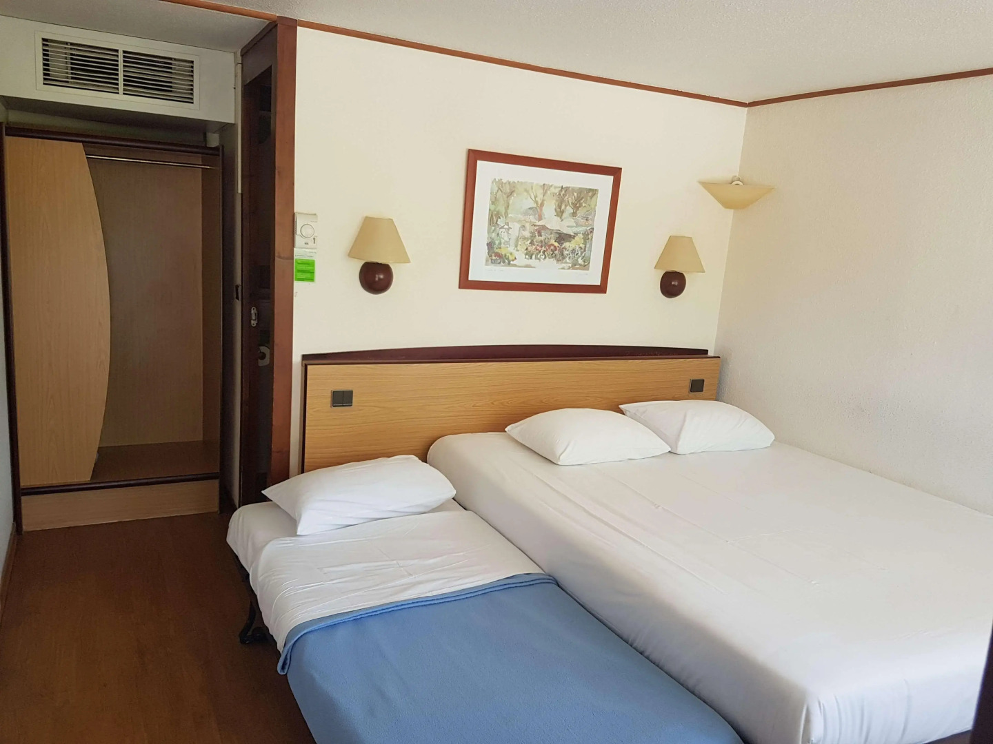 Campanile Salon De Provence