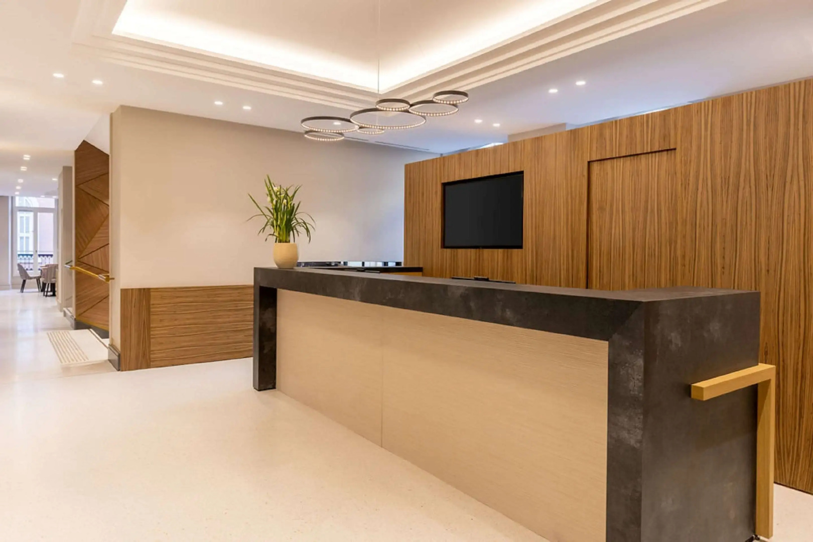 Отель Apollinaire Nice