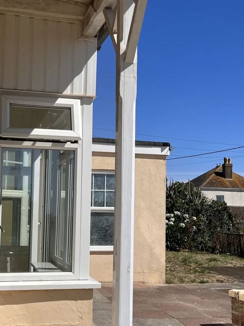 Sea View Hotel - Sandpebbles