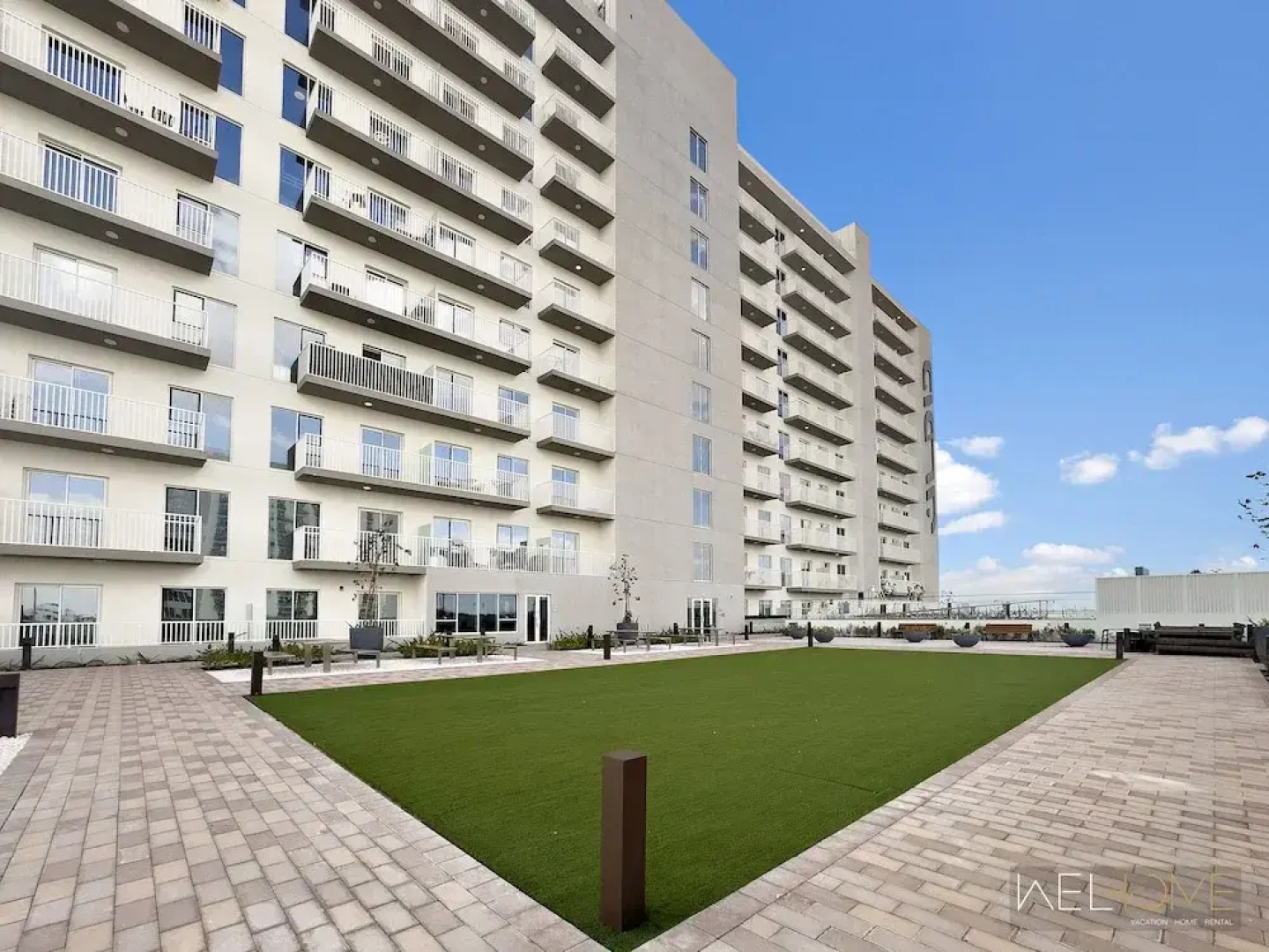 WelHome - Breathtaking View 1BR Apt in Damac Hills 2