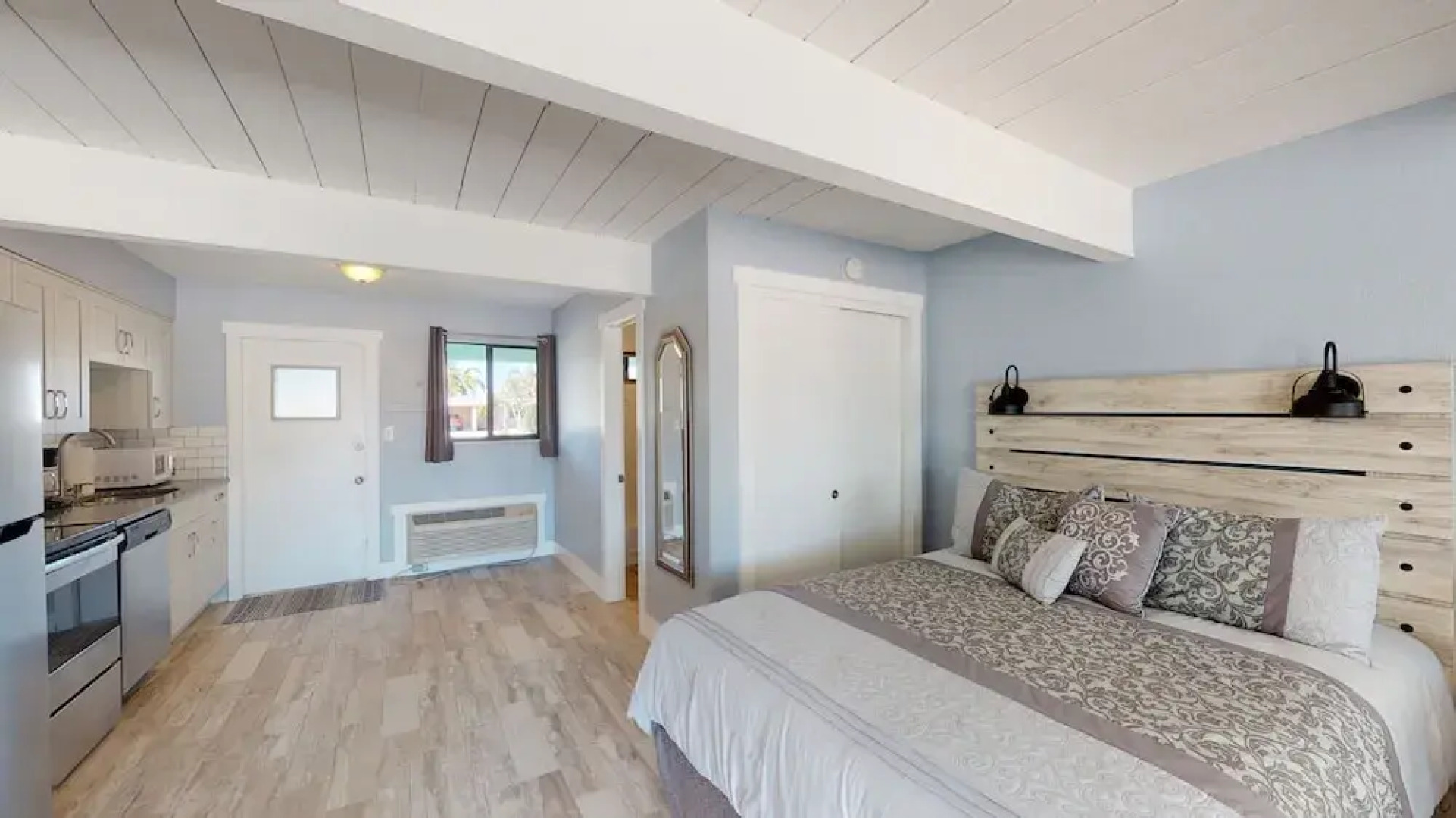 Off the Charts Inn & Out Island Resort