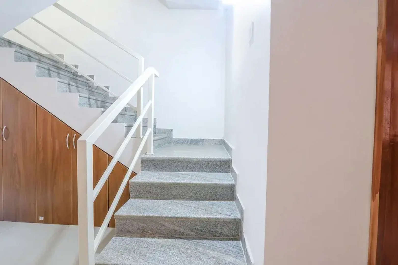 Fabexpress Kp Suites Villas