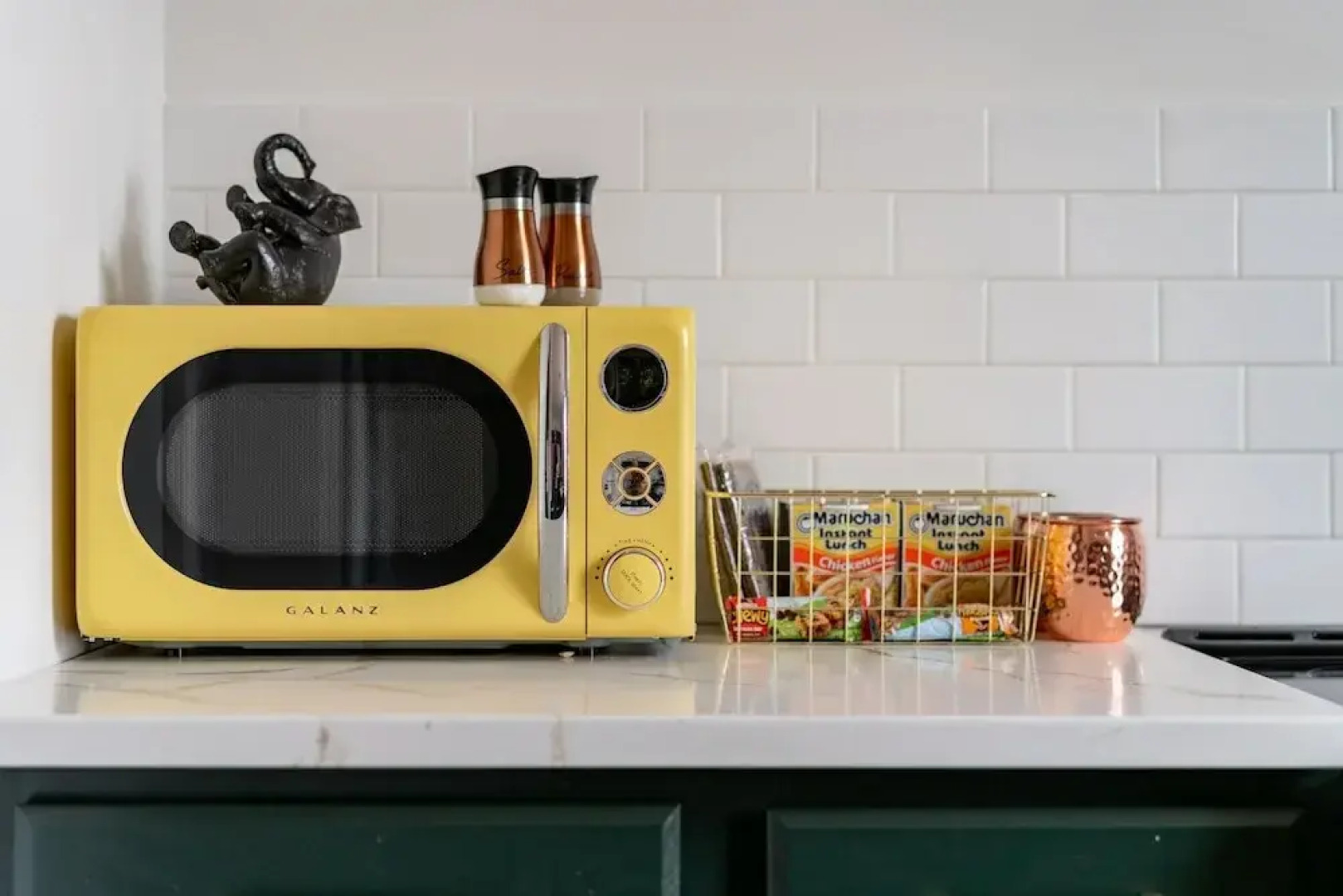 Prime Location Top Rated Clean Parking Free