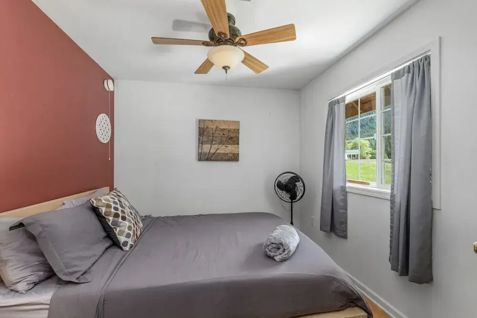Beaver Hill Cabin Near Plain 2 Bedroom Home by NW Comfy Cabins by RedAwning