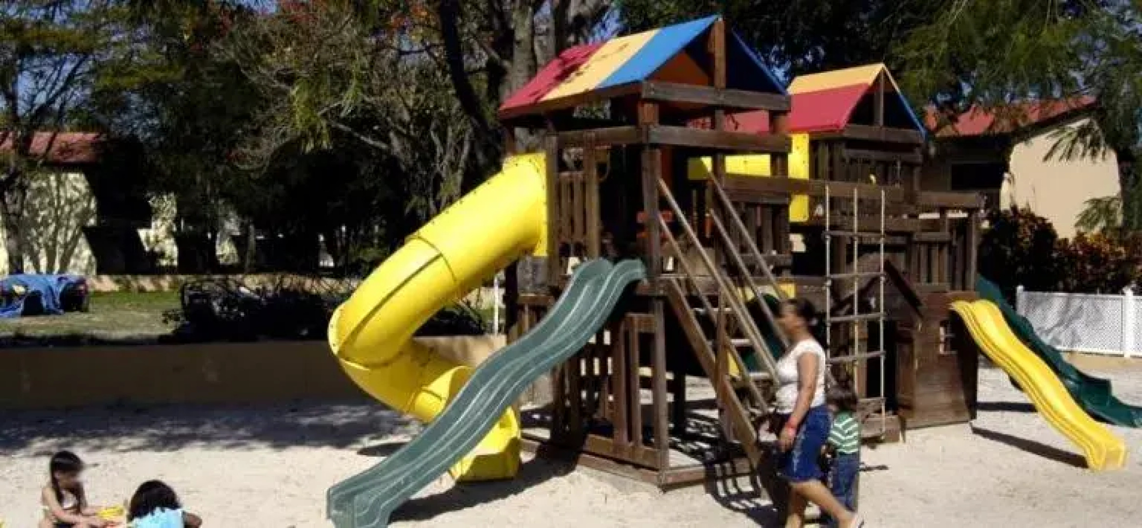 Fun Tropicale Beach Resort