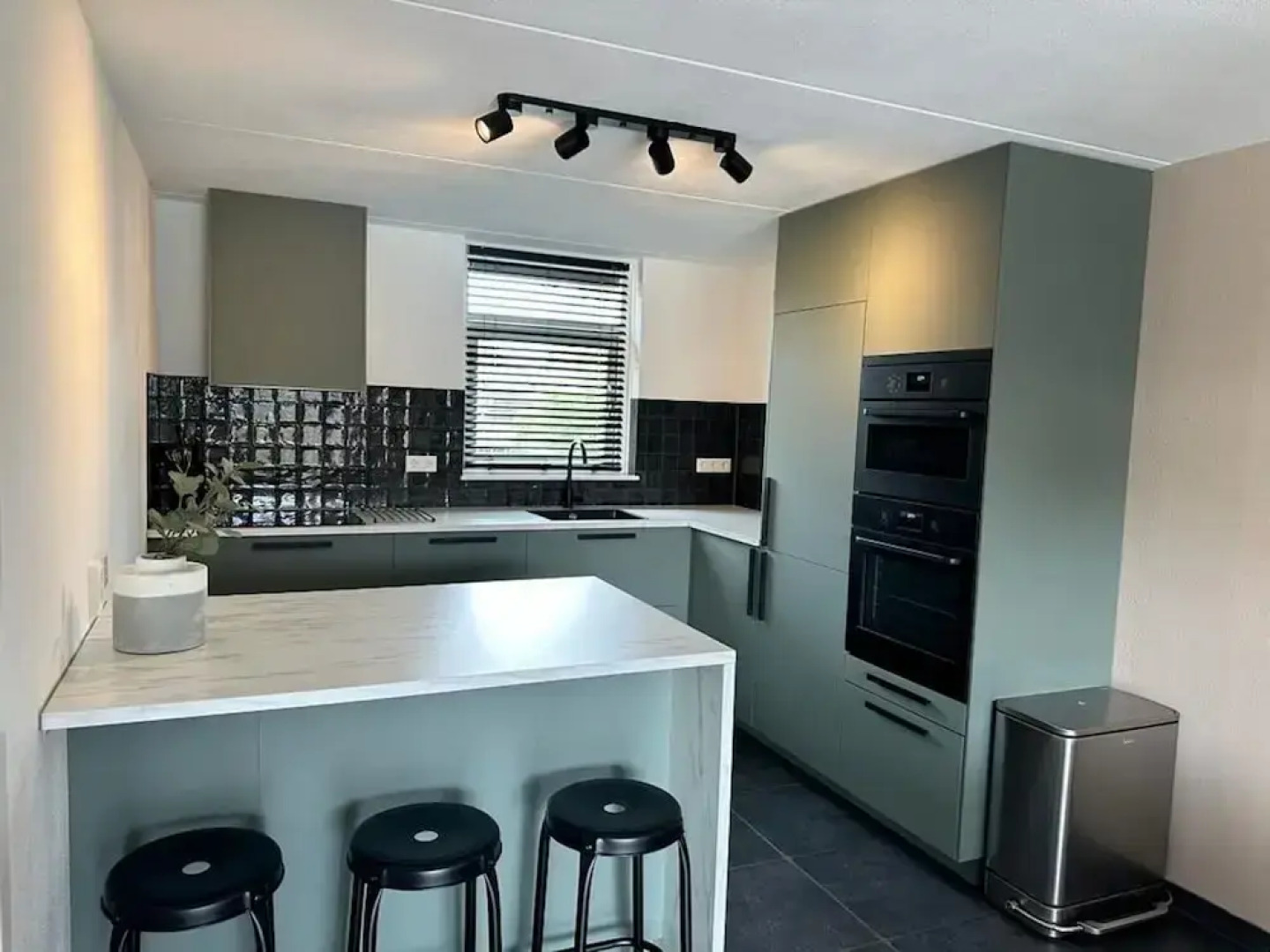 Spectacular Villa by the Lake