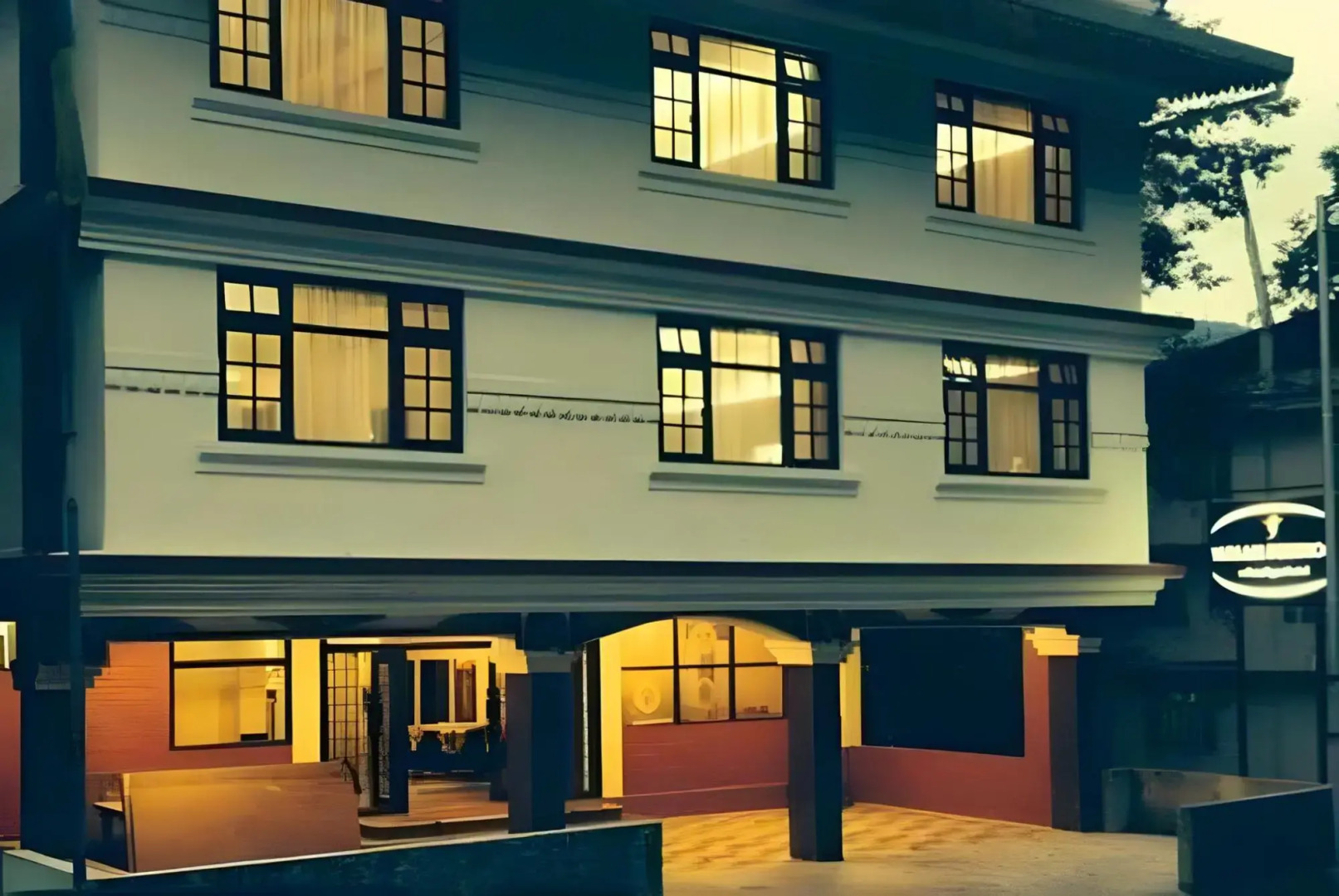 Yarlam Portico Resort