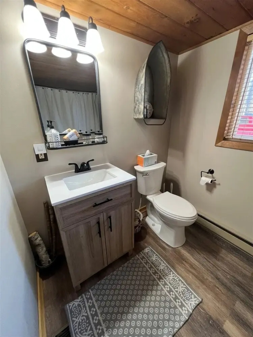 Alpine Village Getaway Limit 8 3 Bedroom Cottage by RedAwning