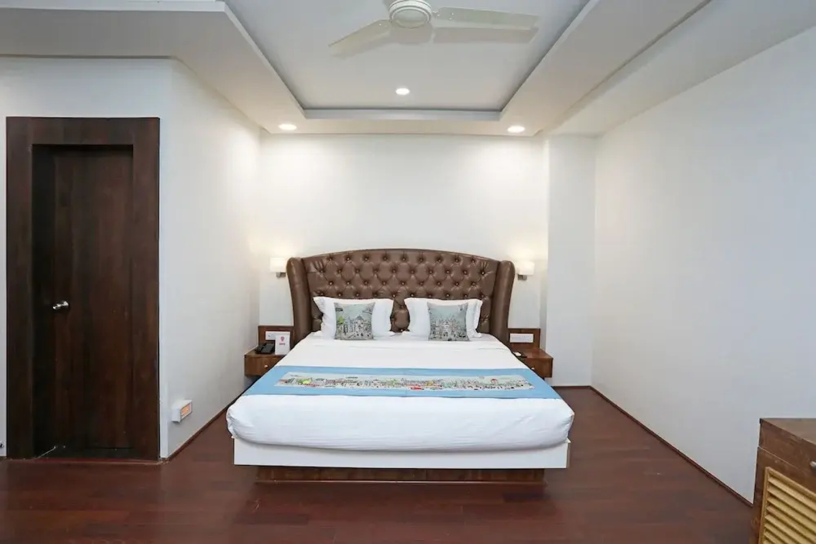 OYO 11517 Hotel Eleven 43