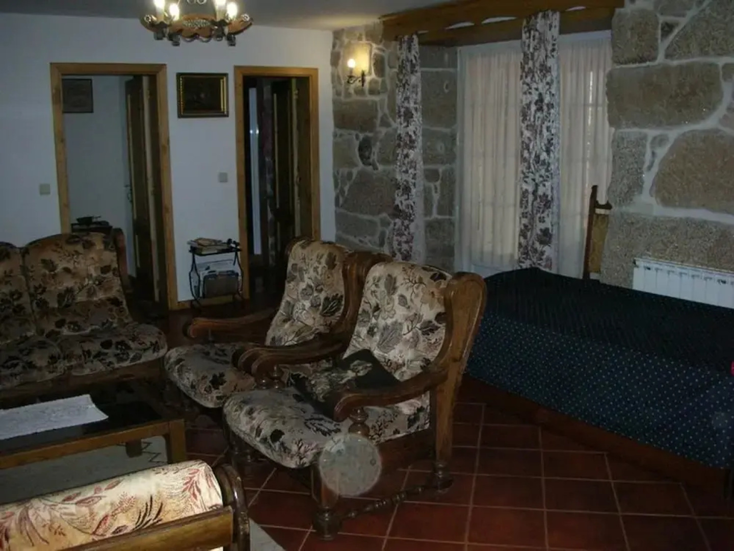 House With 2 Bedrooms in Pedraça, With Wonderful Mountain View, Shared Pool, Enclosed Garden Near the Beach