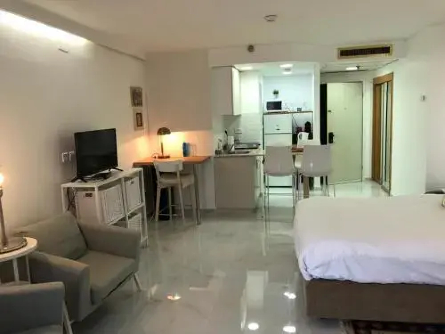 Lena's Beach Apartment