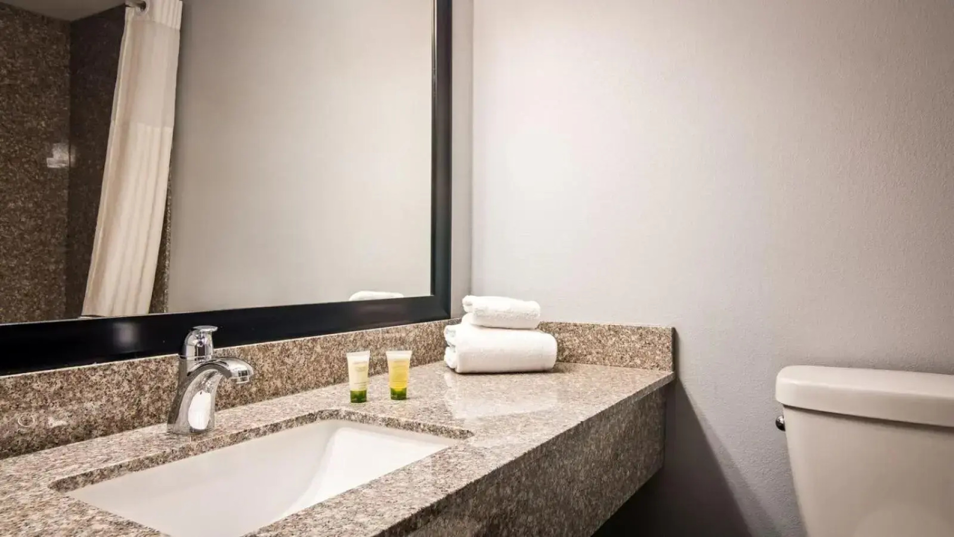 Travelodge by Wyndham Bellmawr