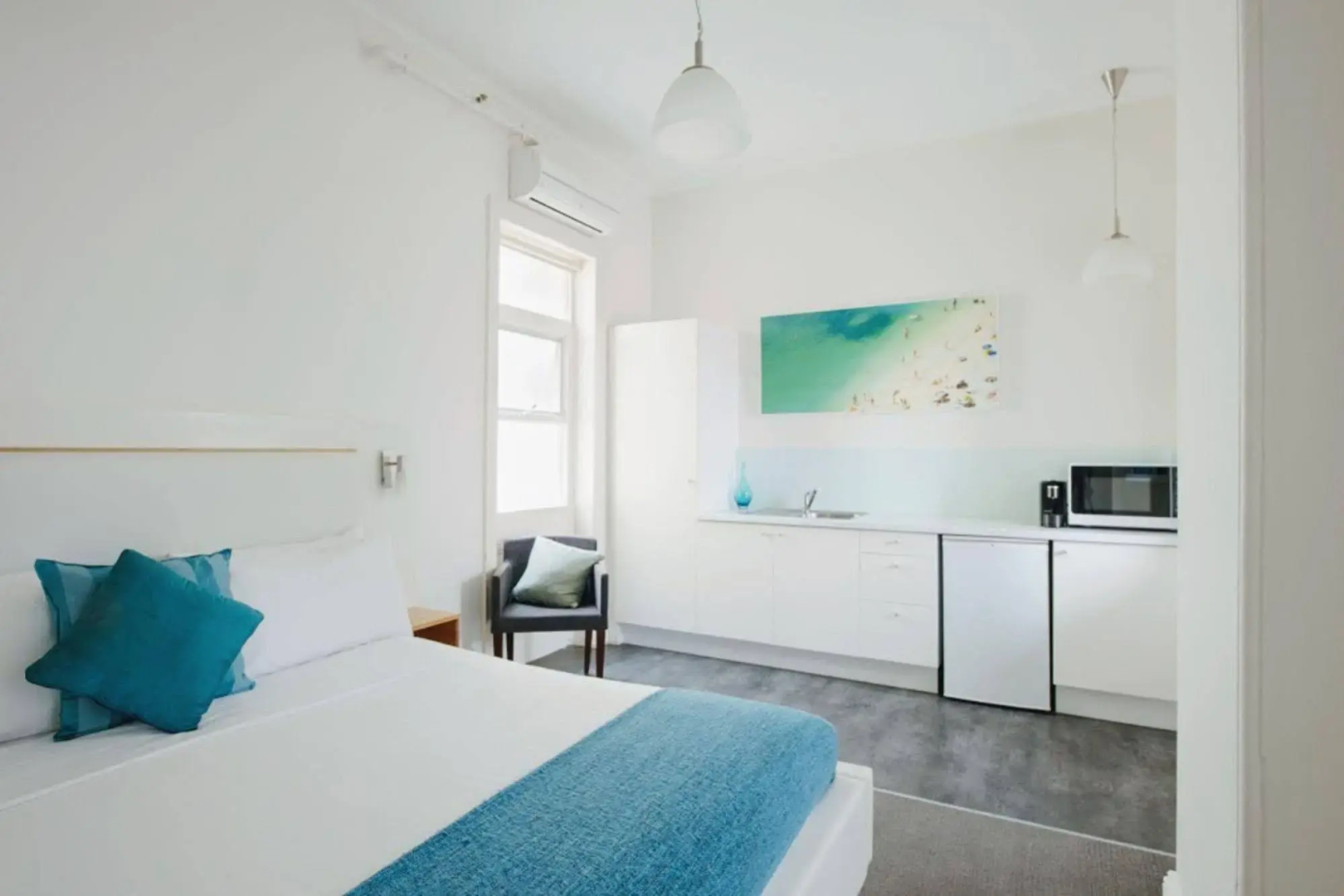 Seawall Apartments