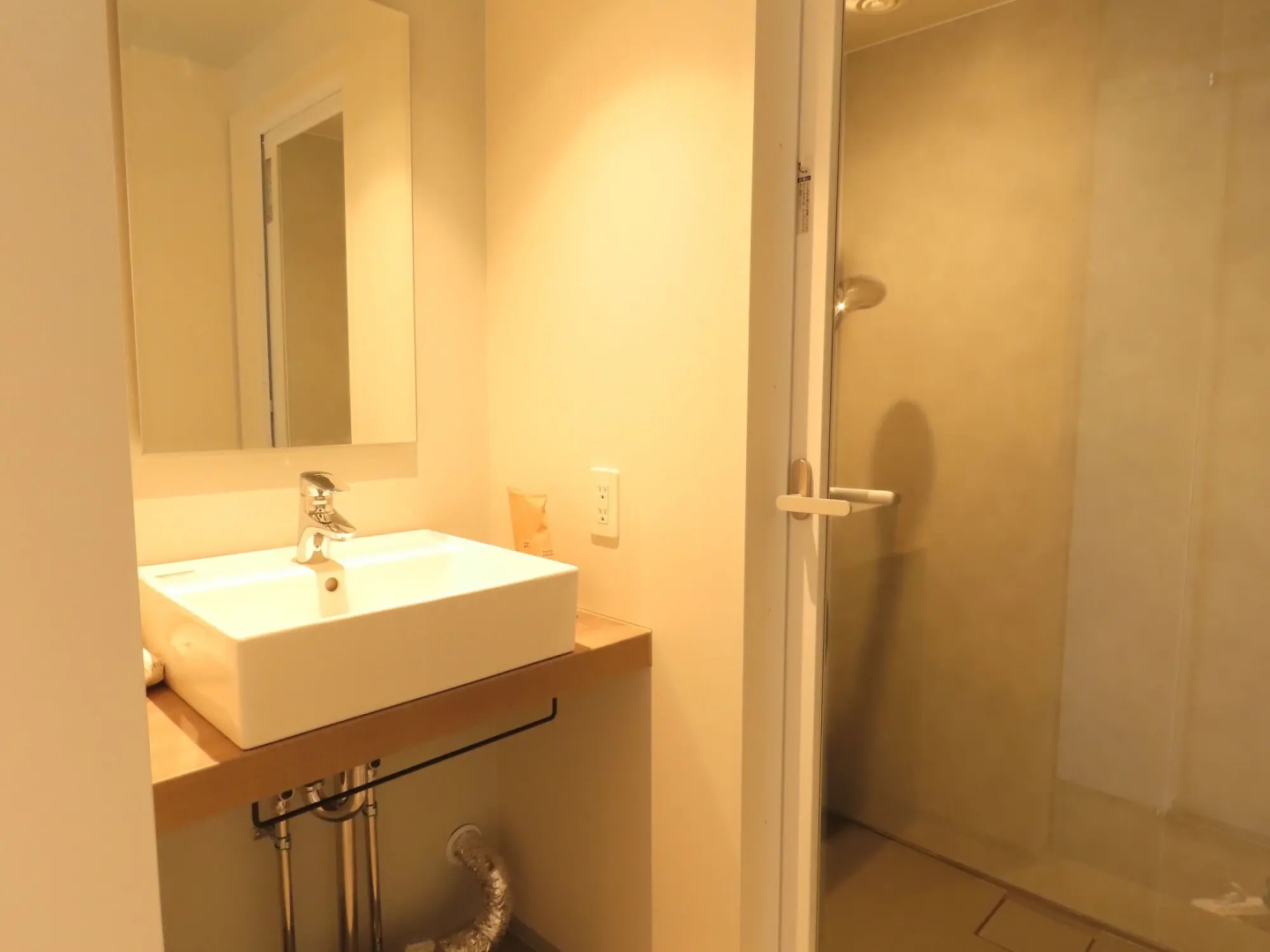 HULL Osaka Hokko Marina