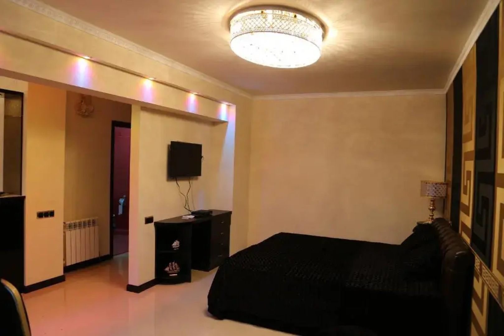 Апартаменты Versace Downtown Yerevan