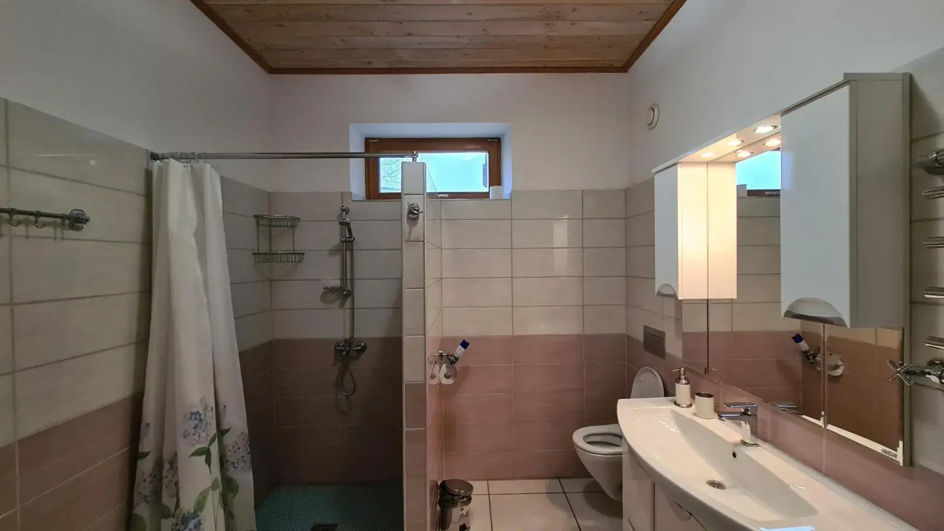 Коттедж А6 на базе отдыха Новинки Парк