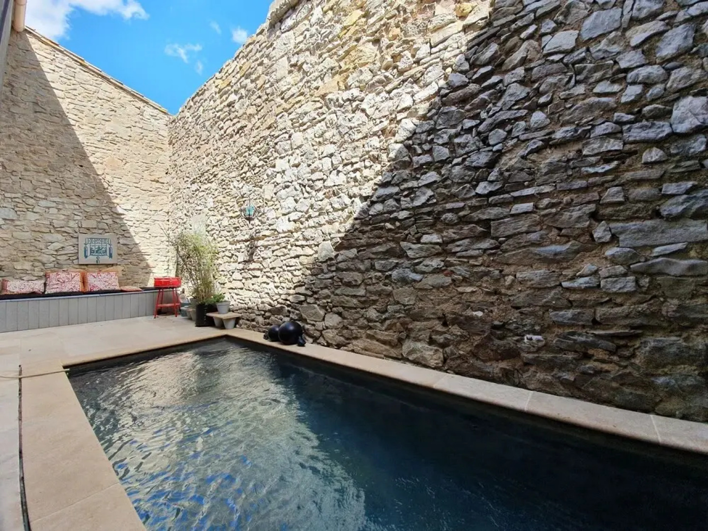 Modern Holiday Home in Olonzac with Private Swimming Pool
