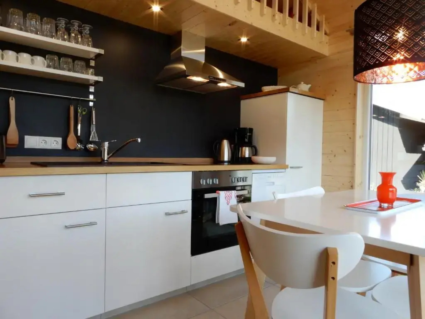 Schwarzes Holzferienhaus mit Sauna -- GARTENGLÜCK -- an der Ostsee, Zierow bei Wismar, Strand 500m, 2 Schlafzimmer