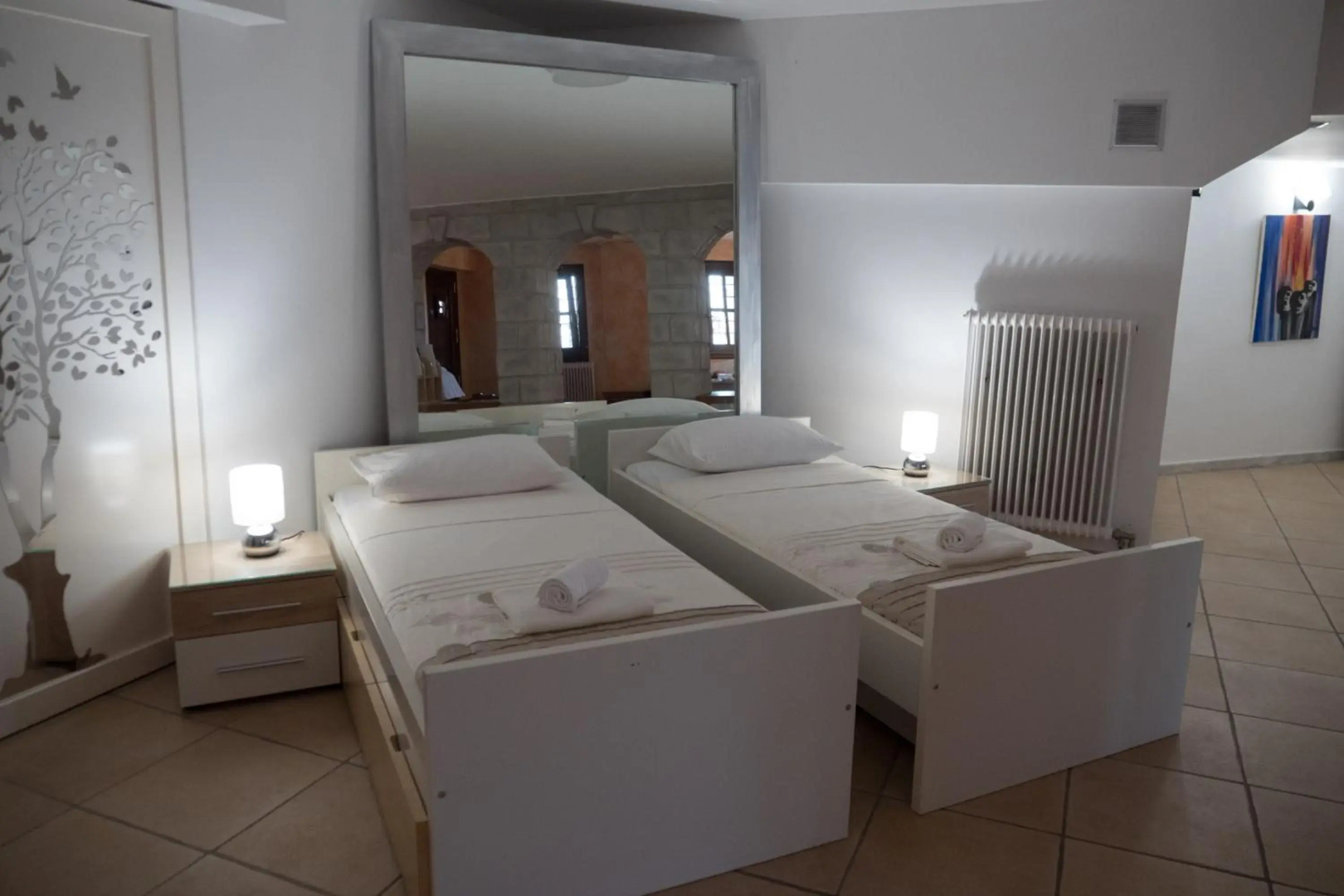 Tranquil Infinity Pool Getaway (private jacuzzi and steam bath, pool, garden, sea and city views)