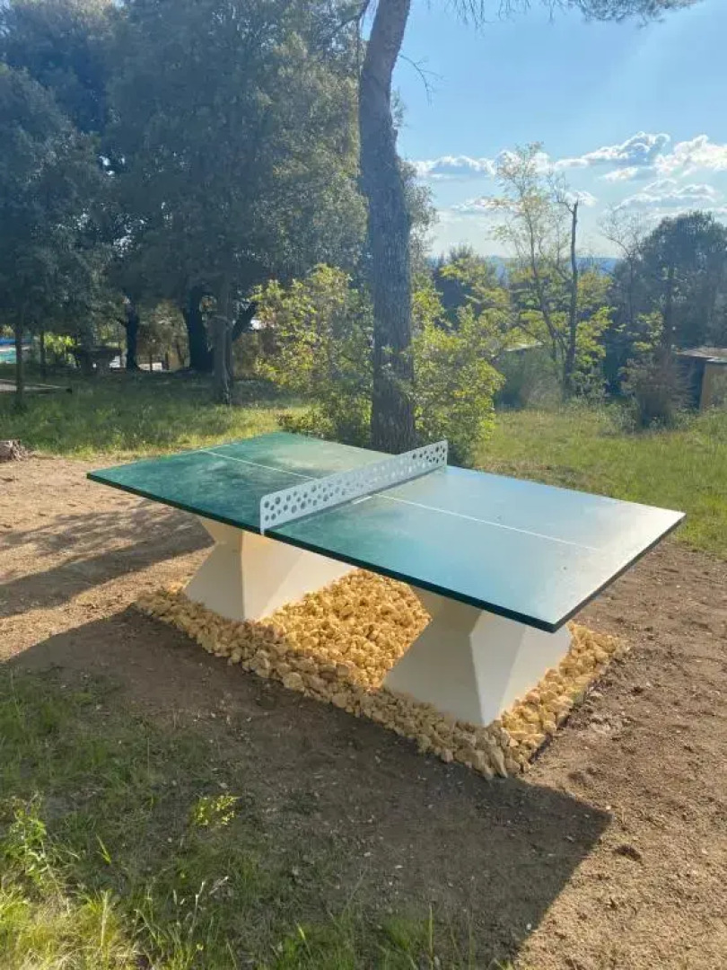 Les Troglodytes du Ventoux