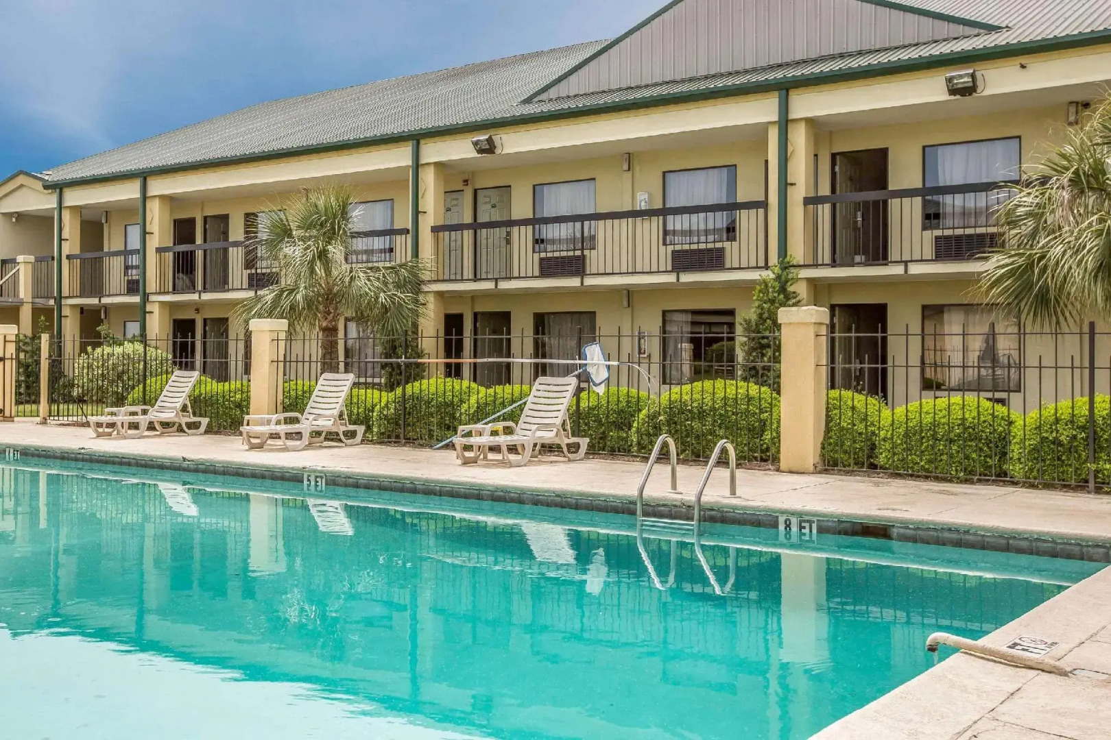 Quality Inn & Suites near Lake Eufaula