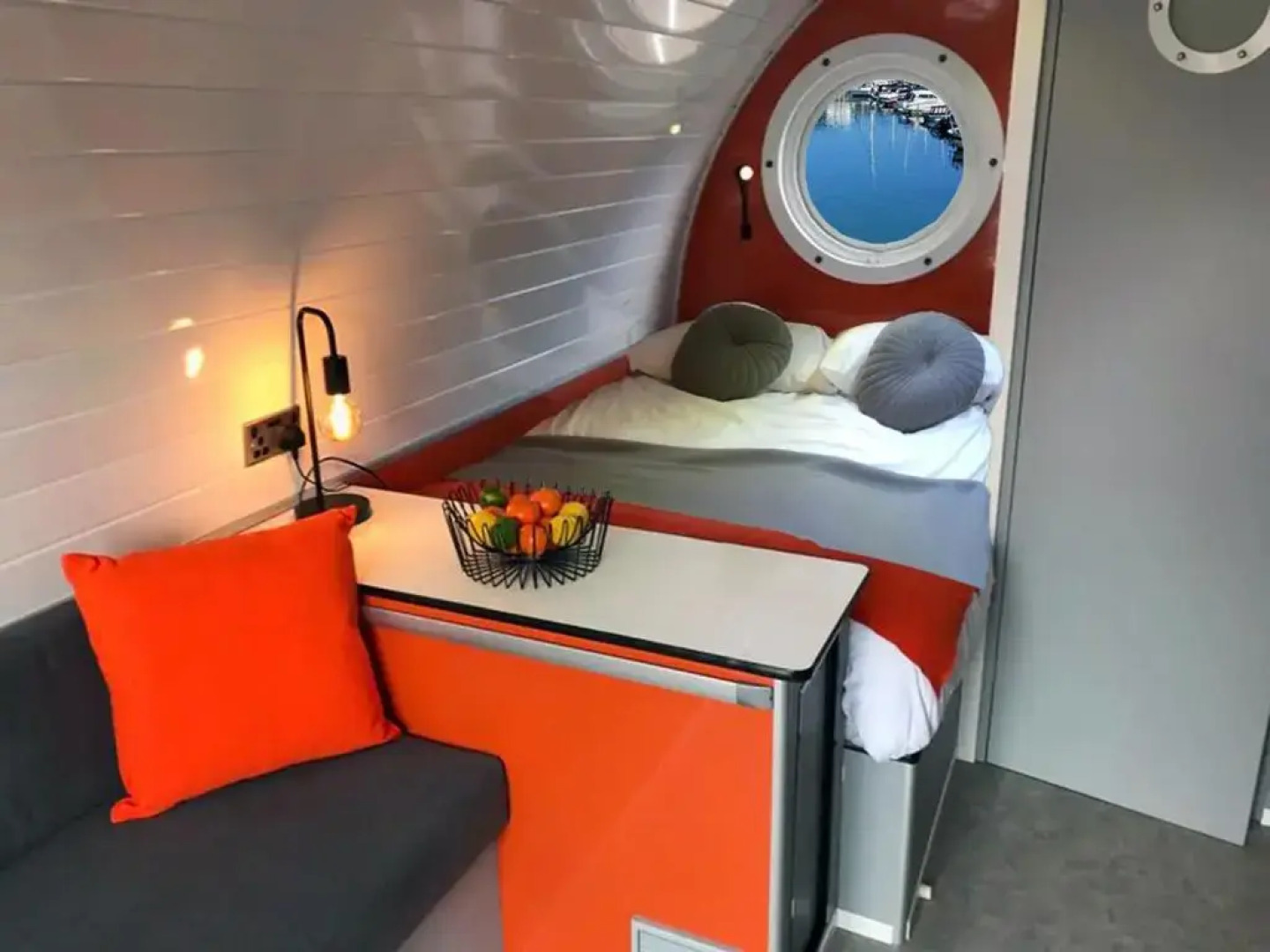 INSPIRING VIEWS & PLACE WITH FREE PARKING by BEACH