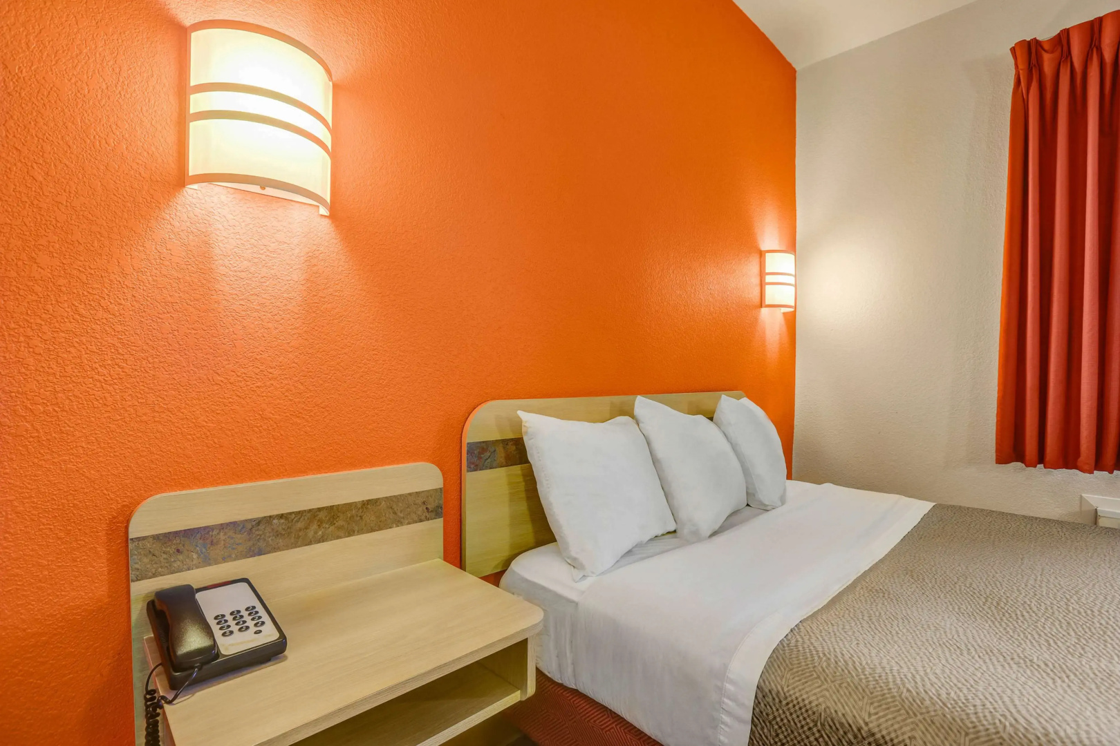 Motel 6 Lemoore, CA