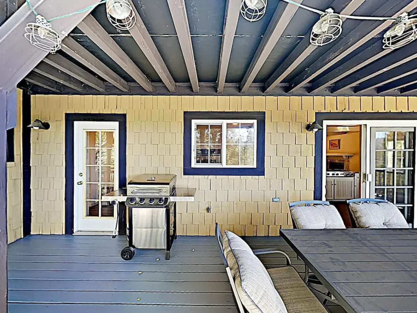 New Listing! Updated Lakeside Home Near Beach Club home