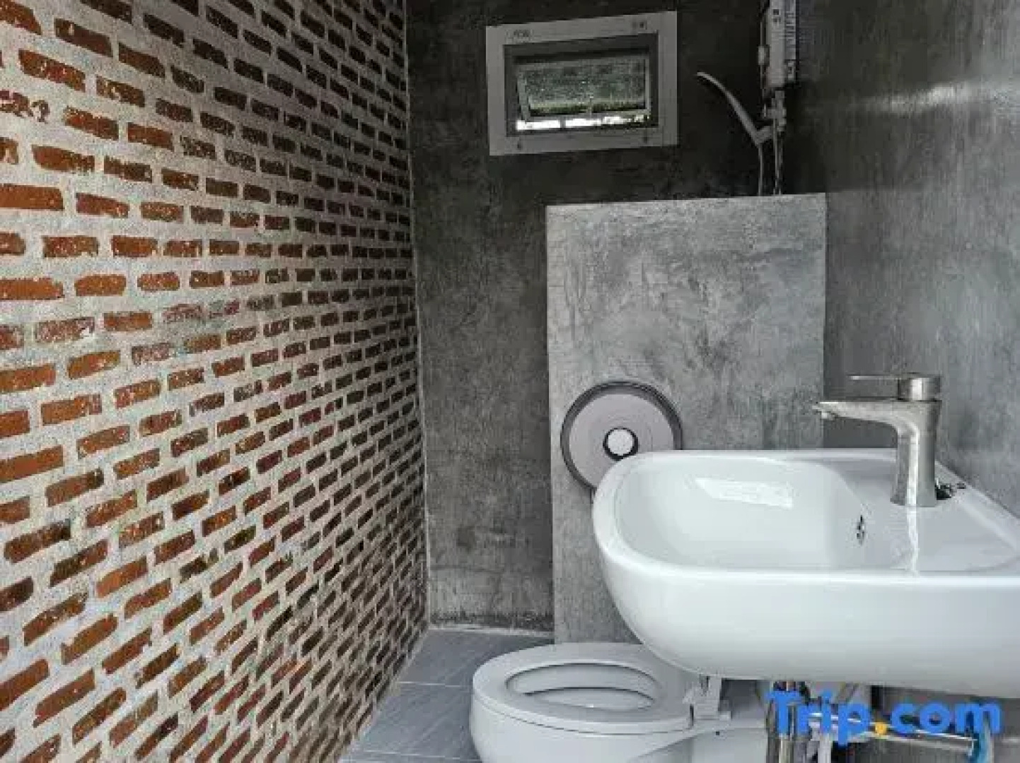 The Bird Nest Homestay& Coffee Shop