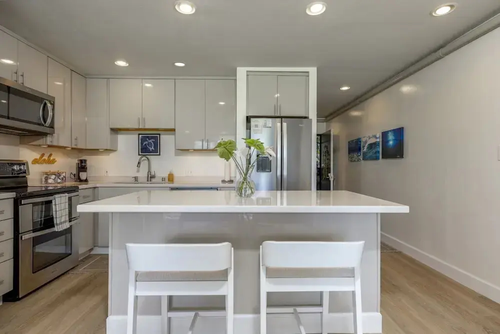 Kuic146w 1 Bedroom Condo by RedAwning
