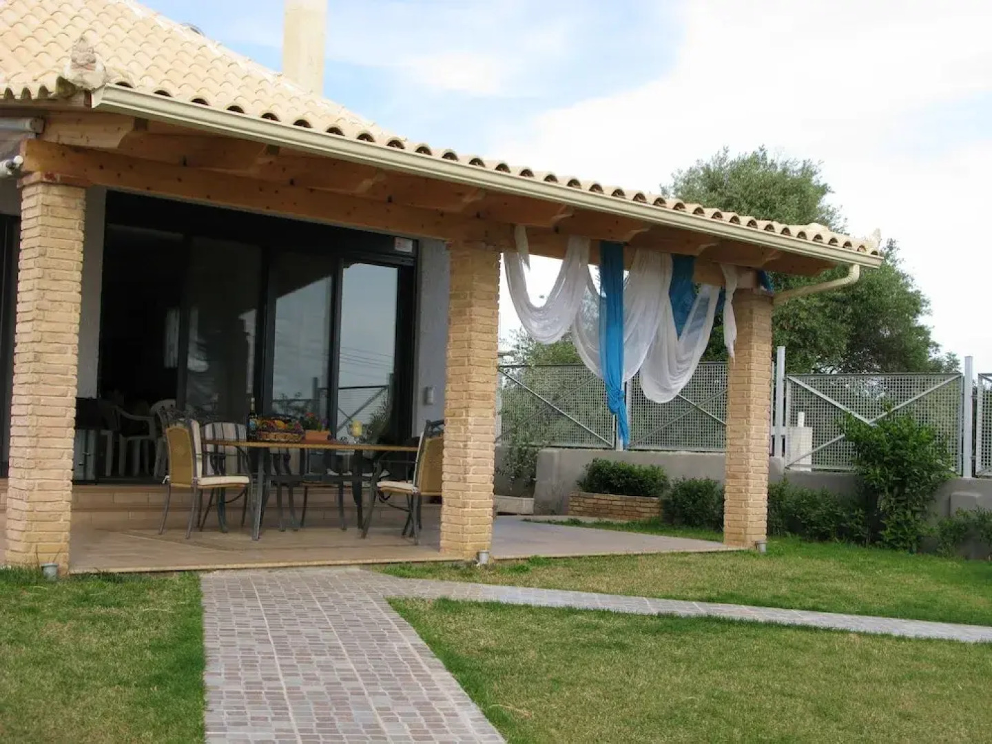 Navarino - A Breath Away From The Beach