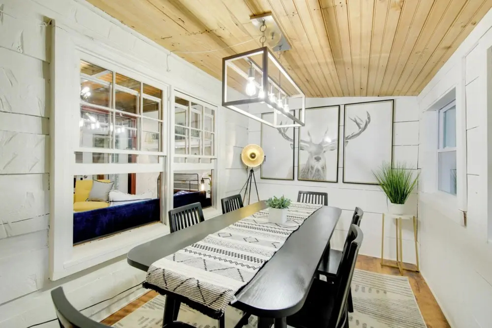 Charming Blue Ridge Mountain Cabin w/ Hot Tub