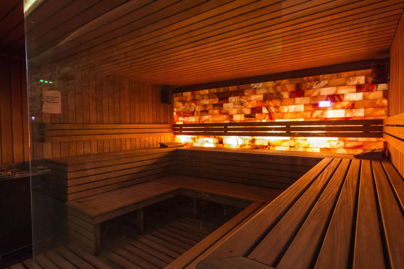 Отель Hollywoodland Wellness & Aquapark