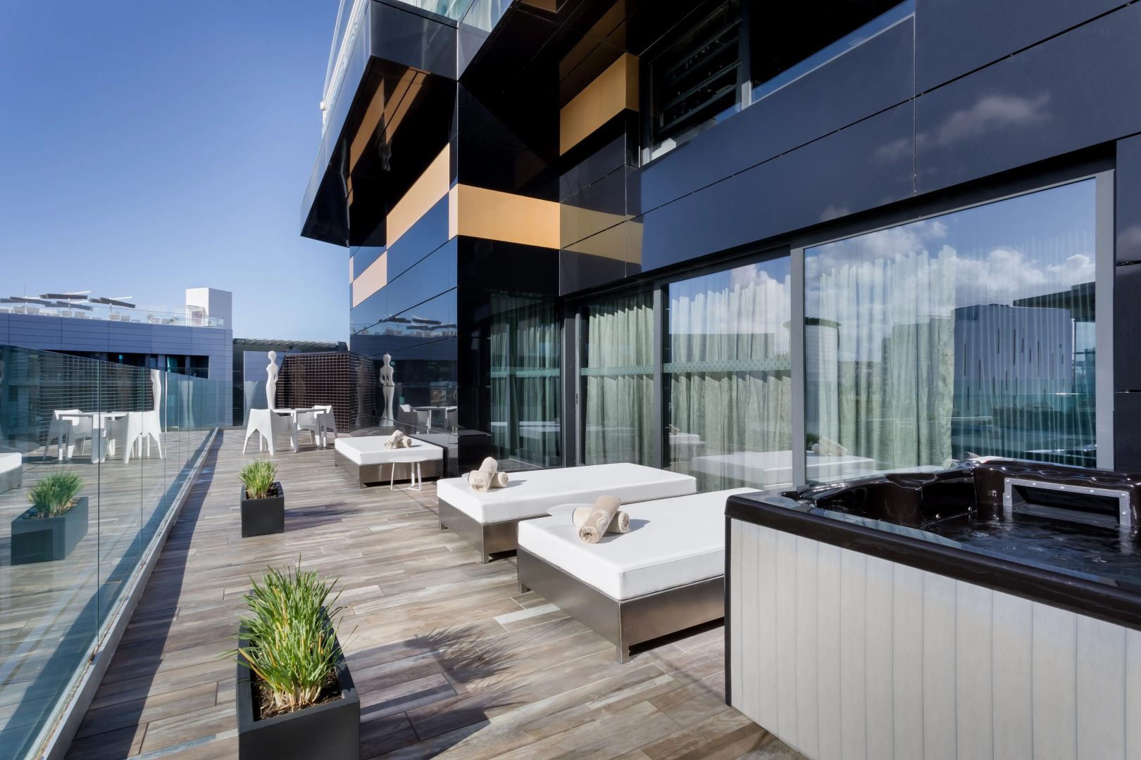 H Hotel