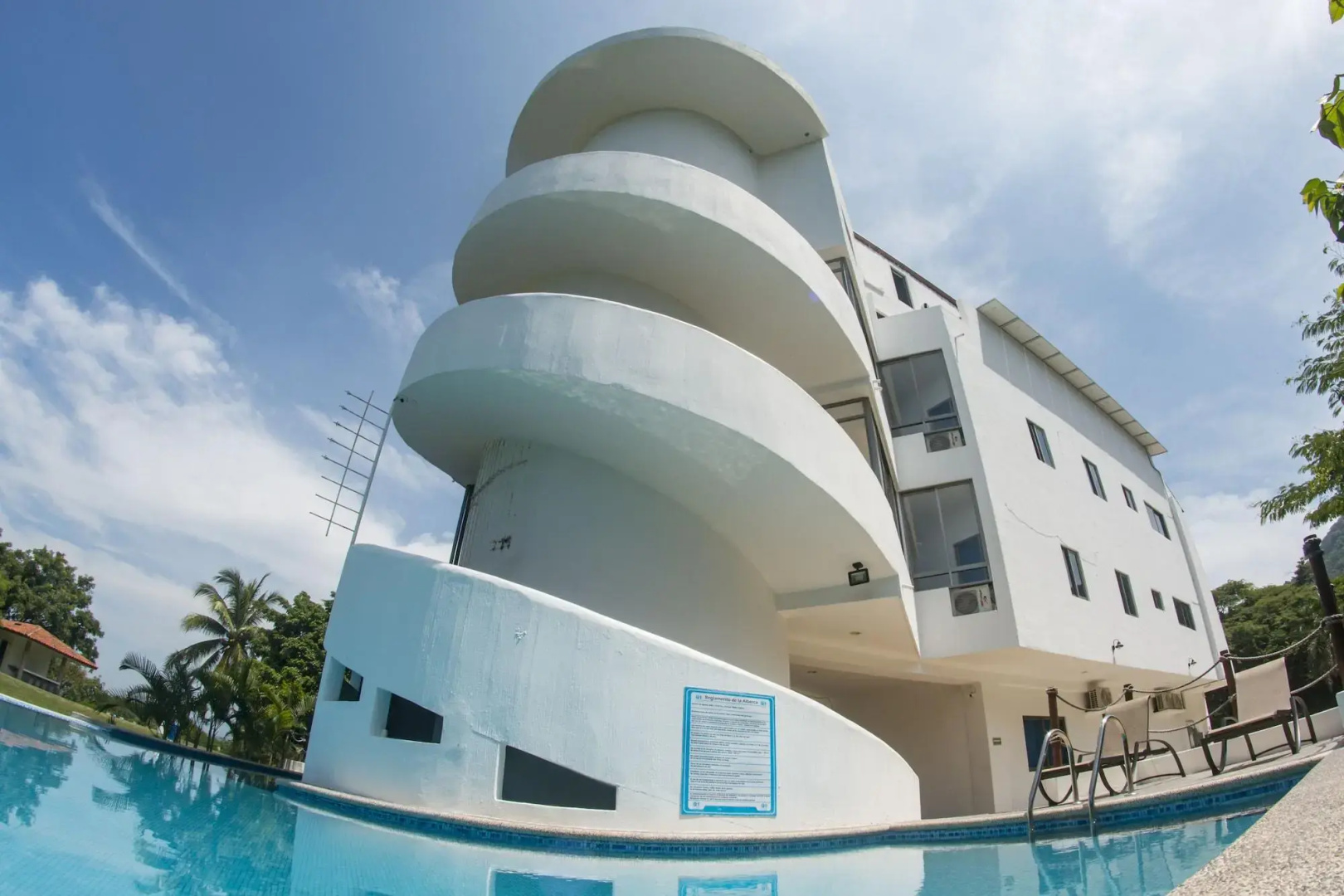 La Loma Suites