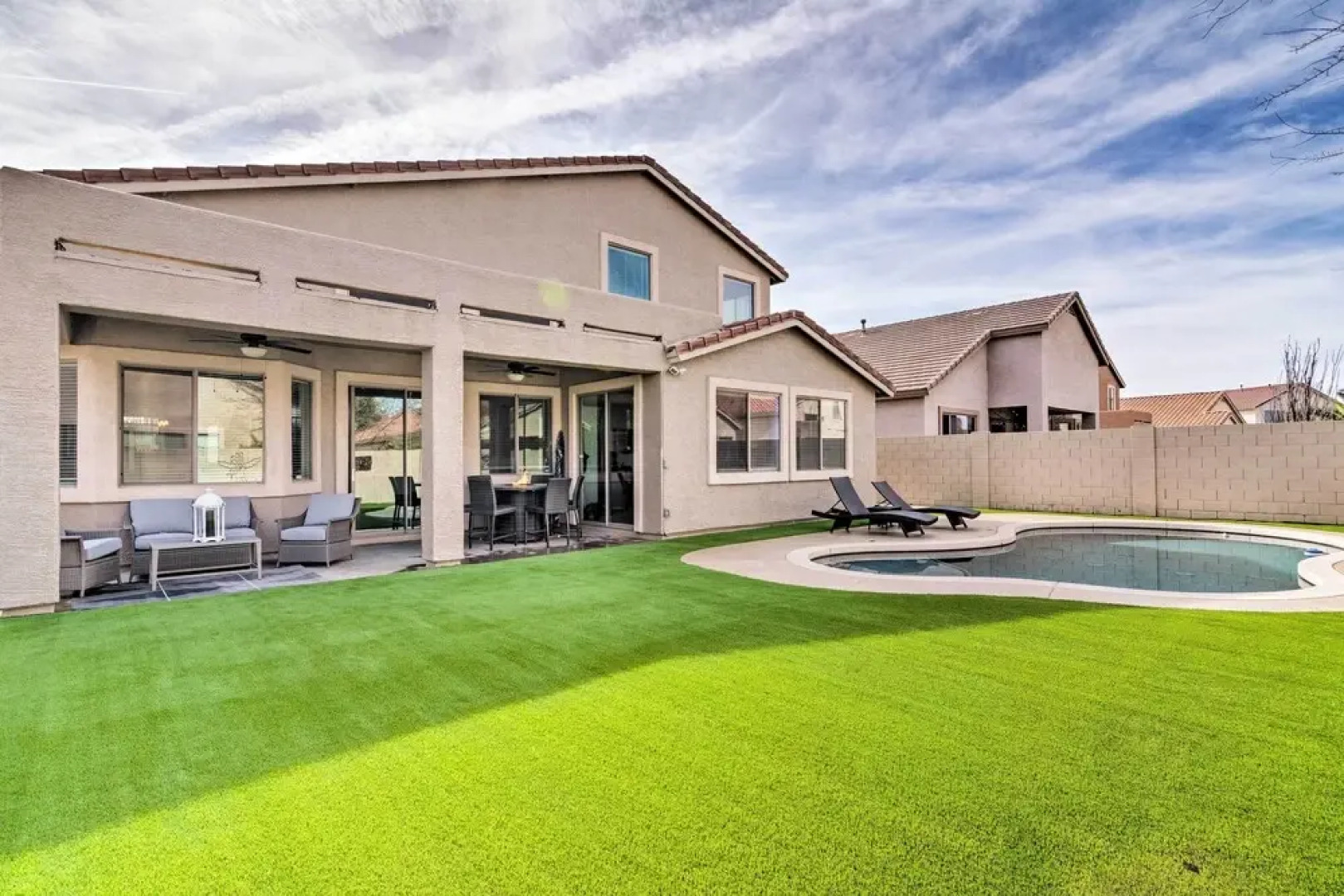 Near Westgate Entertainment District: Home w/ Pool