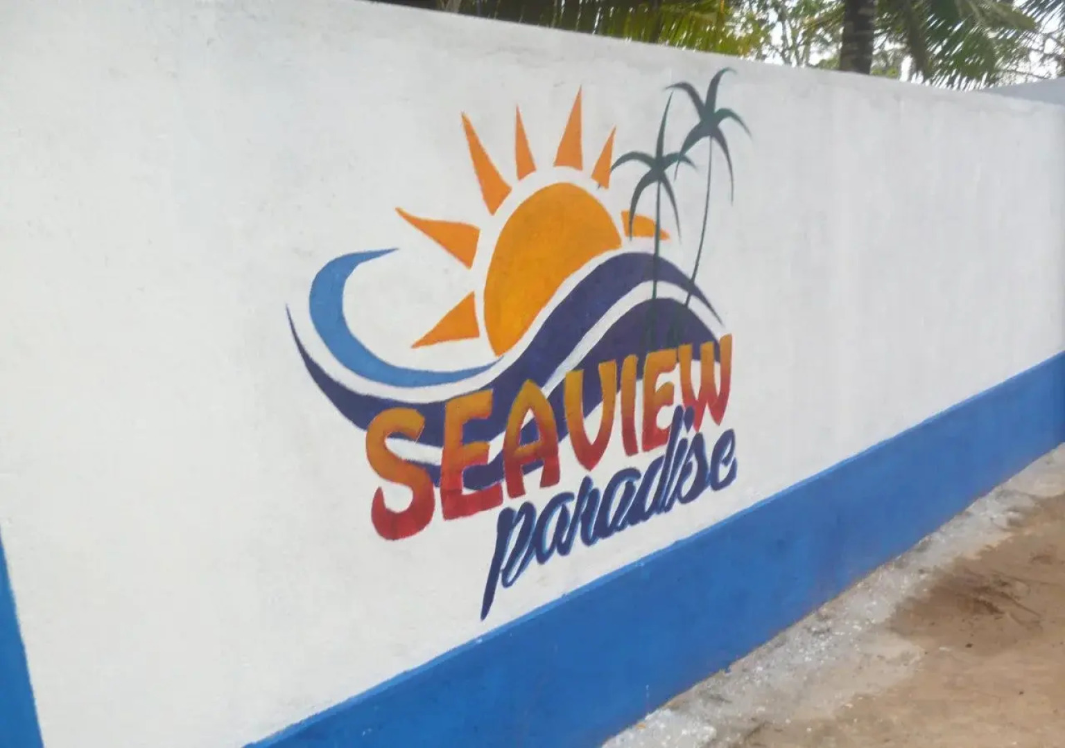 SeaView Paradise Inn