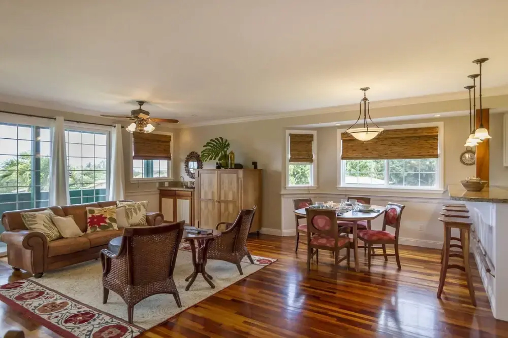 The Green Pineapple Main House 3 Bedroom Home by Redawning