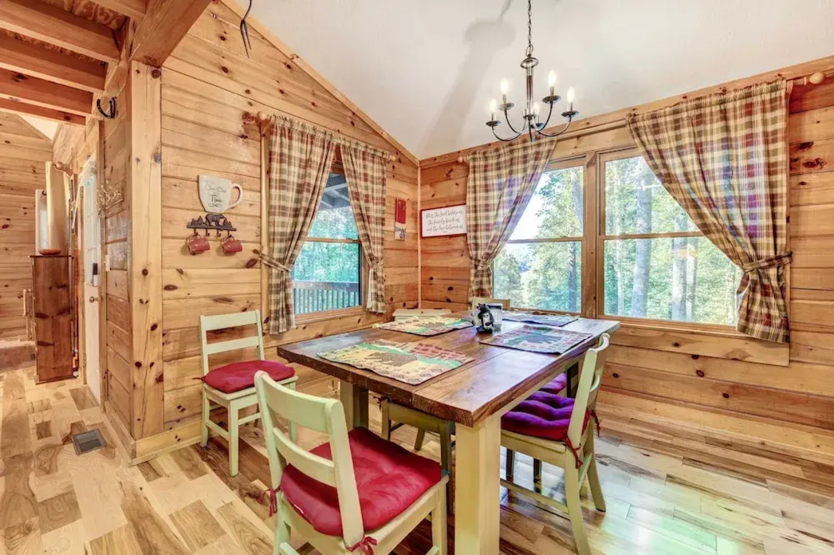 Waynesville Cabin w/ Covered Deck & Fire Pit!