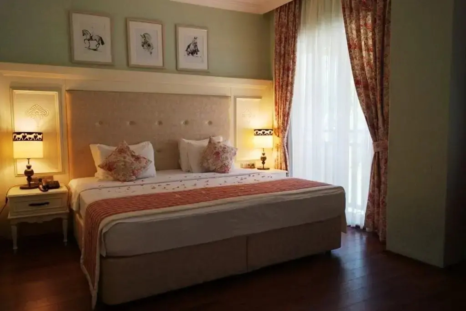 Padok Premium Hotel and Stables